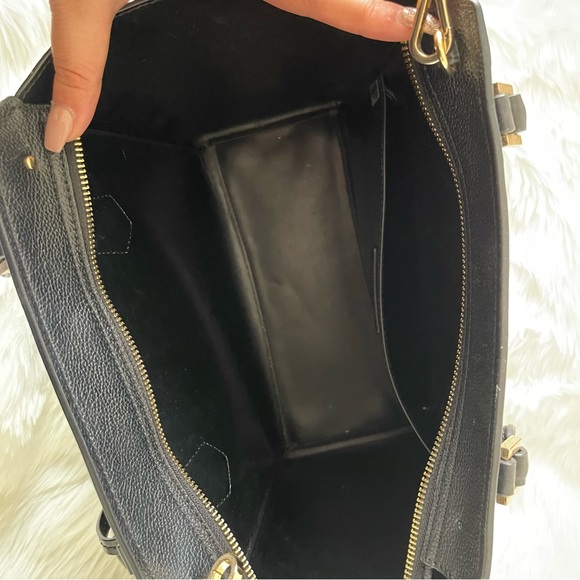 Michael Kors Hayes Tote - Picture 7 of 11